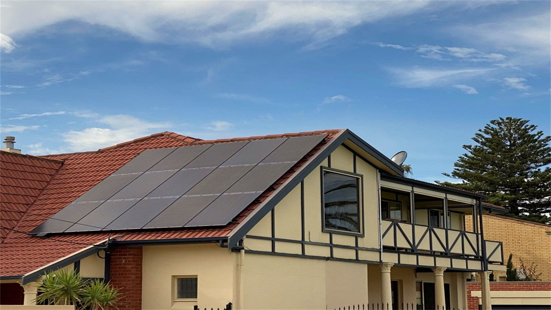 Аделаида, Австралия - Проект распределения электроэнергии на крыше дома мощностью 9,9 кВт